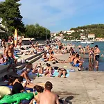 17716a * Tisno