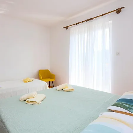 17716a Apartment *
